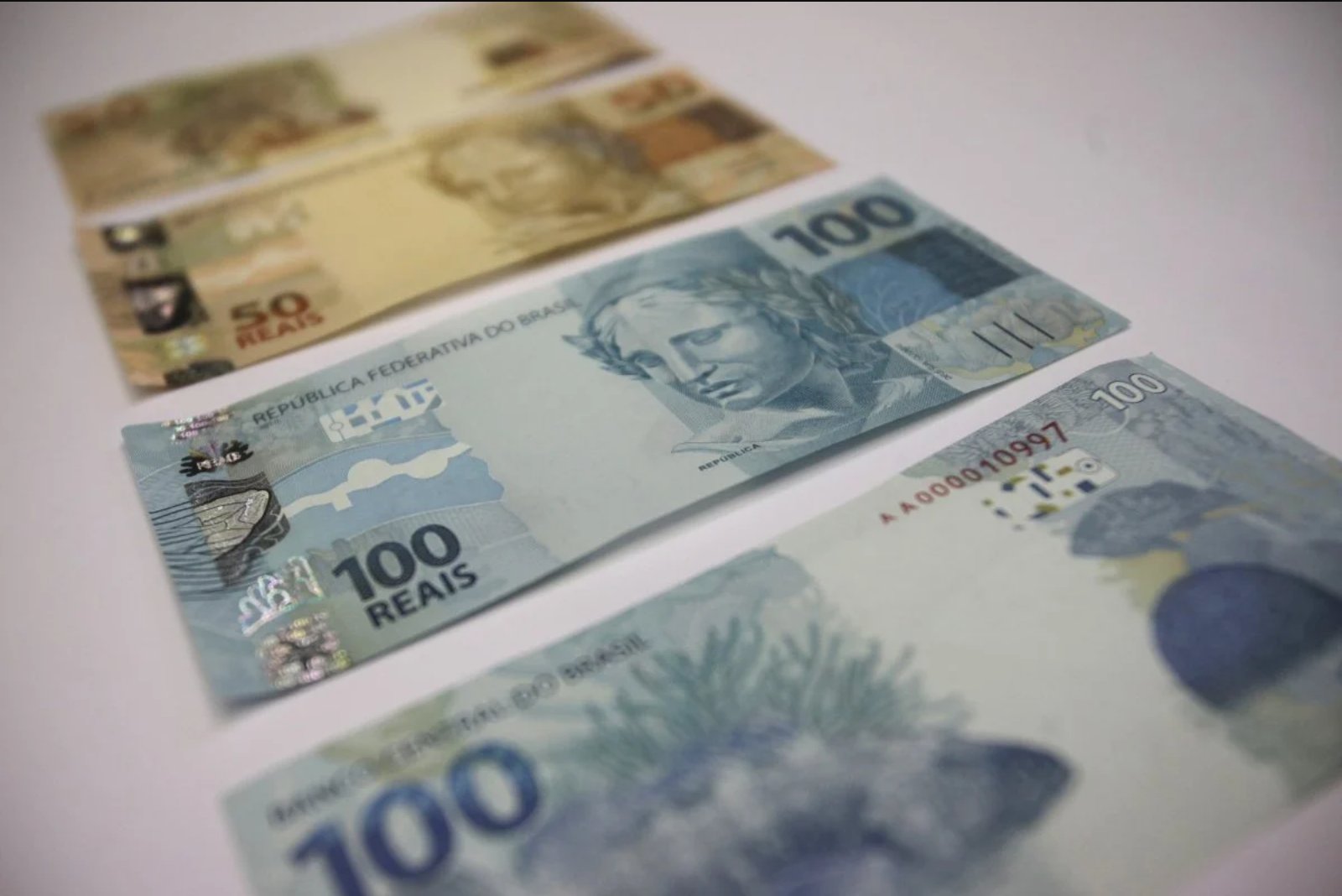 Bank of Israel Lowers Benchmark Rate to 3.50% as Shekel Strength Looms Large