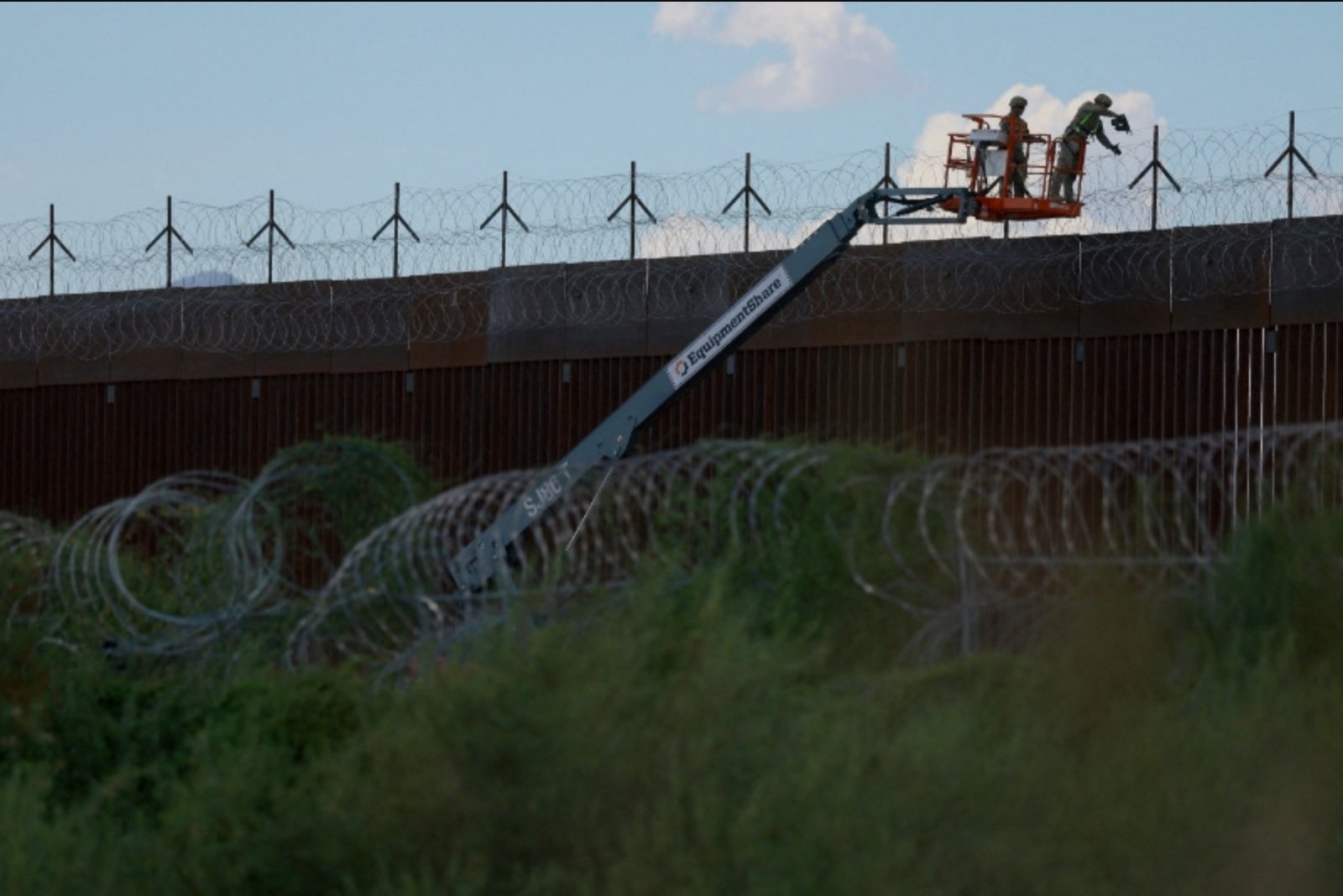Federal Judge Bars Texas From Enforcing Central Elements of New Migrant Arrest Law
