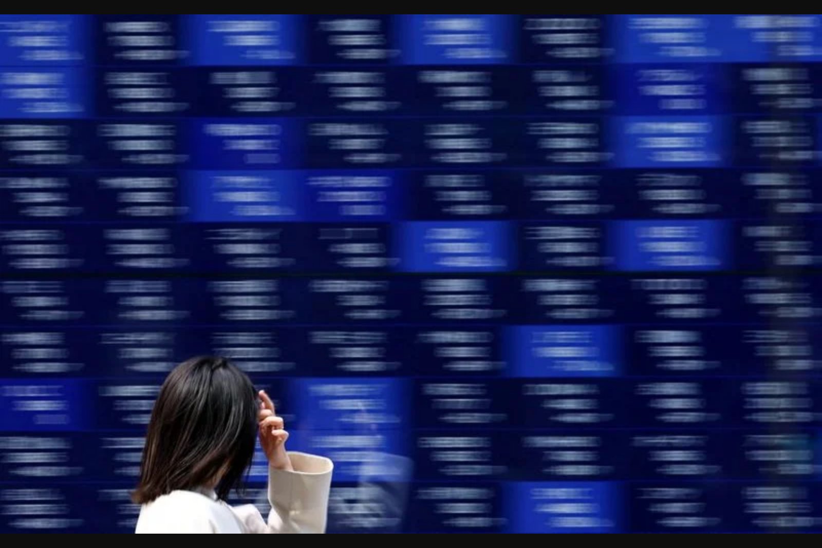 Asian Equities Advance Amid Semiconductor Rebound and Energy Market Volatility