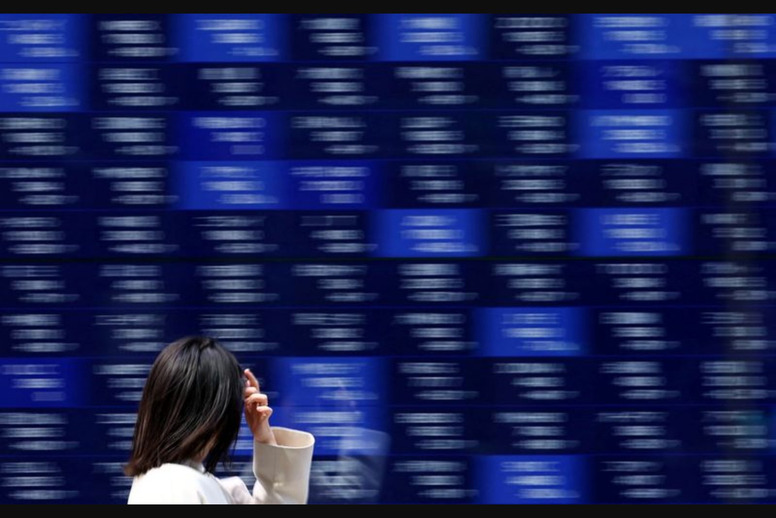 Markets Edge Higher as Investors Await Trump Address on Iran Conflict