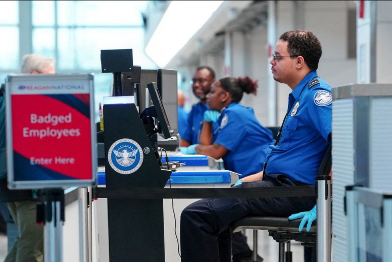 TSA Absenteeism Eases to 9.9% as Partial Shutdown Enters 33rd Day