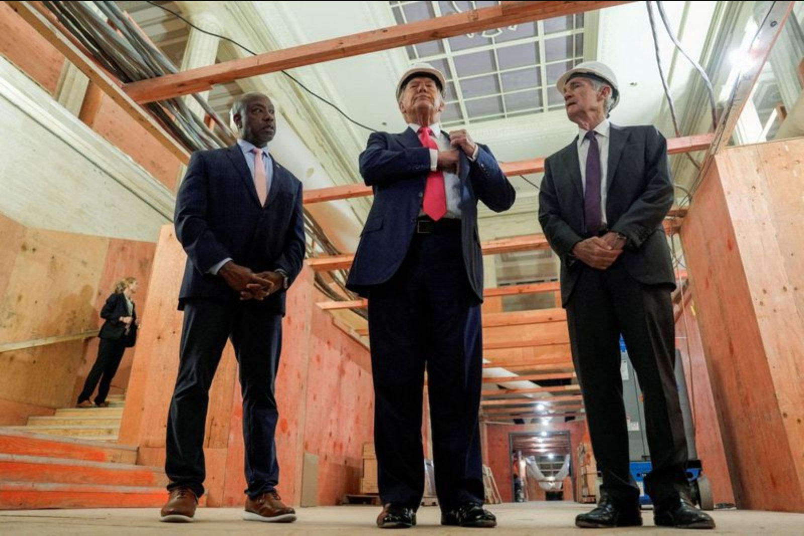 Senate Banking Chair Defends Powell Against Criminal Claims as Nomination Faces Block