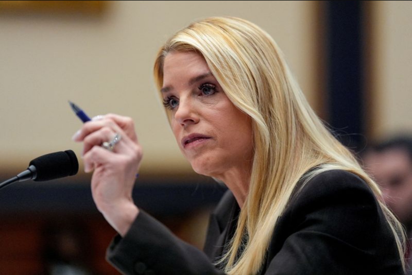 House Oversight Committee Subpoenas Former Florida Attorney General to Testify in Closed Epstein Inquiry
