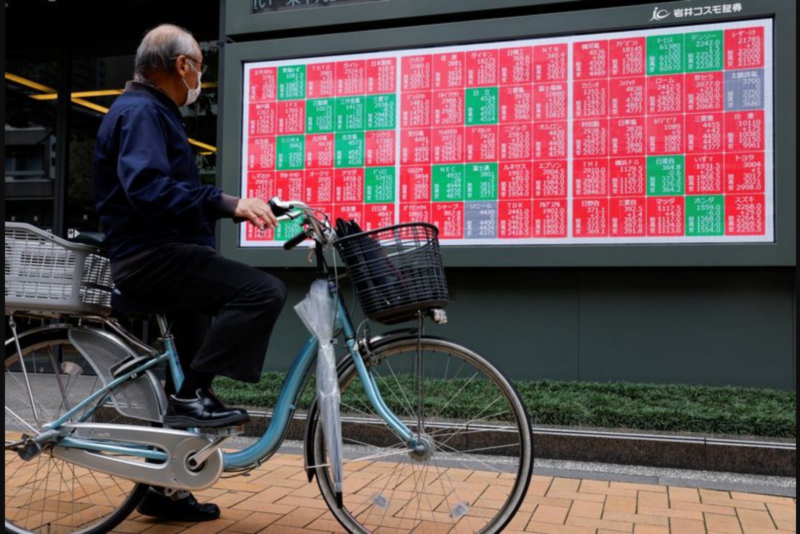 Asian equities climb to fresh records as peace-talk optimism eases risk premium