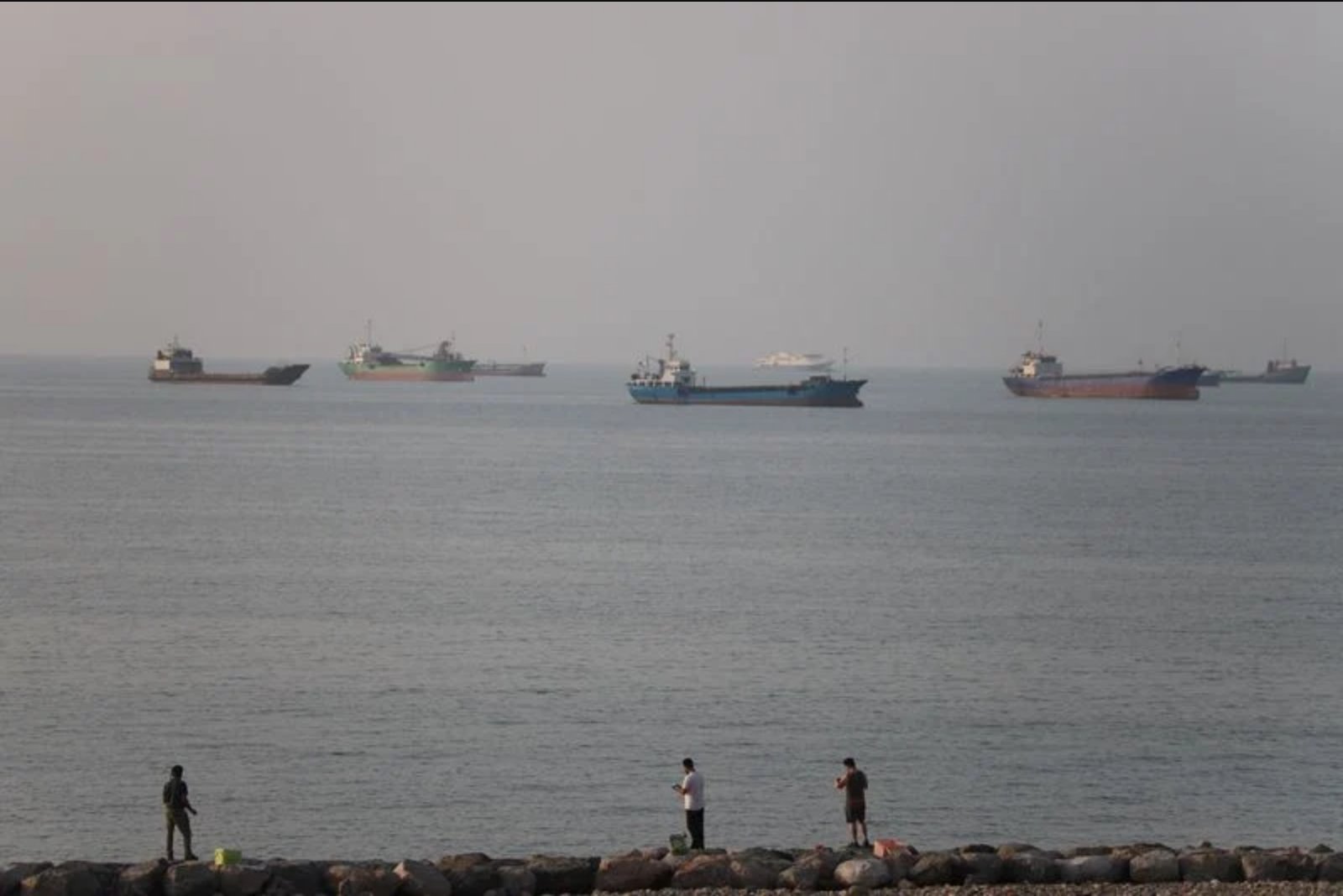 Traffic Through Strait of Hormuz Plummets After Iran Says Waterway Closed Again