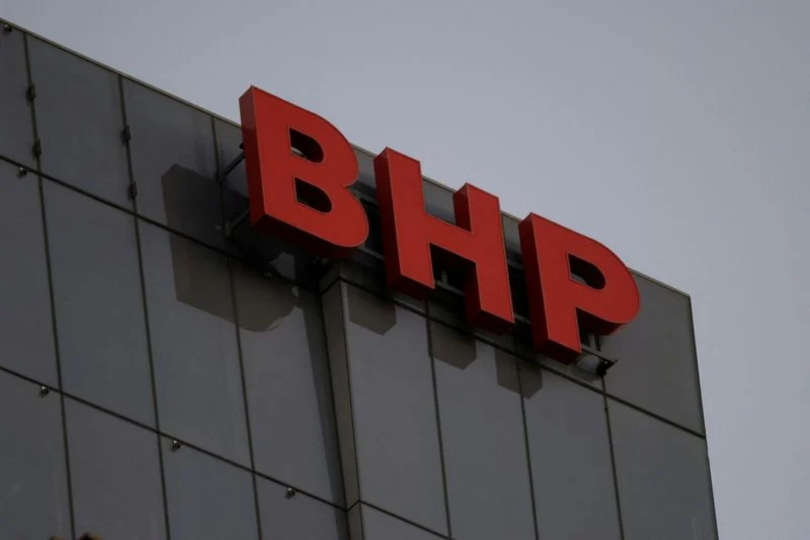 BHP Pilbara Workforce Ratifies Labour Package Amid Persistent Union Concerns