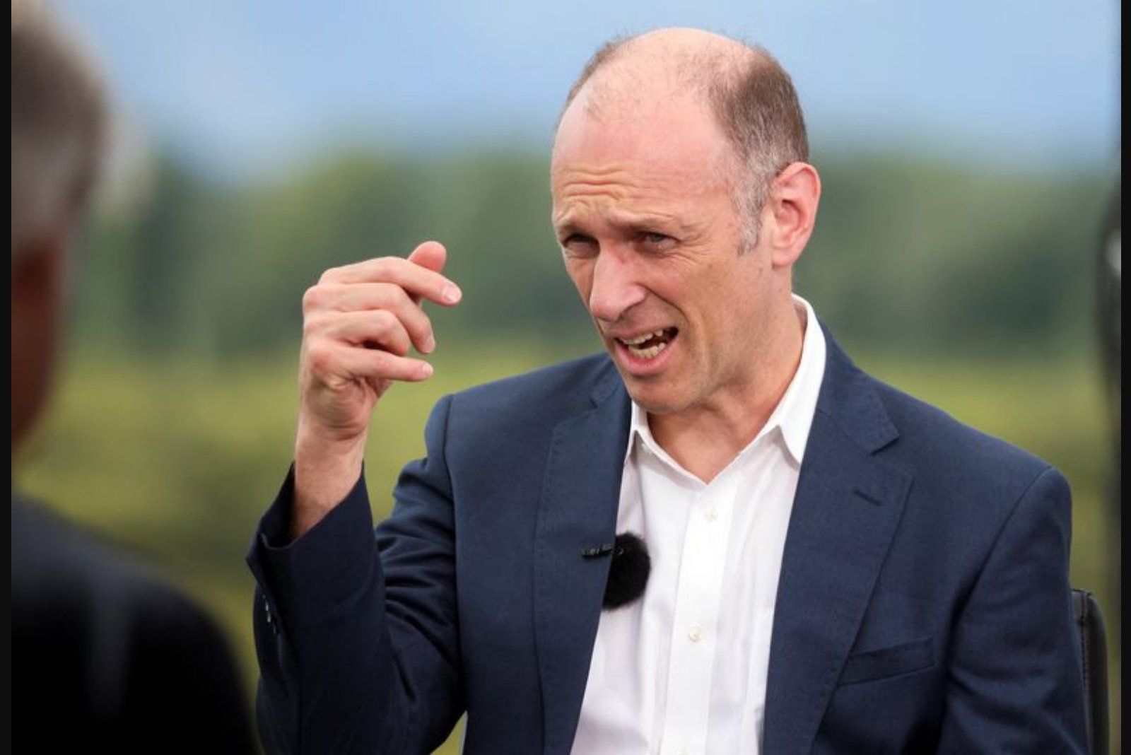 Goolsbee Says Multiple Rate Cuts Could Follow If Inflation Resumes Slide to 2%