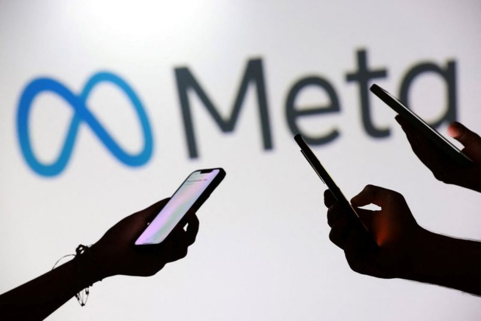 Meta Shares Drop After Jury Verdicts Raise Prospect of Major Legal Liability