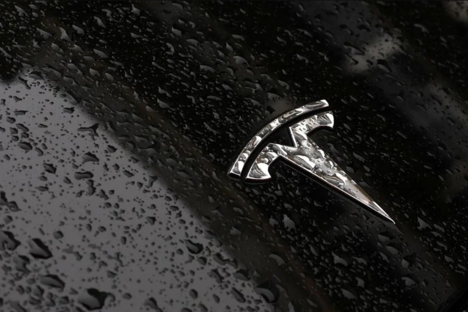 Tesla unveils six-seat long-wheelbase Model Y L in U.S. as demand stimulus