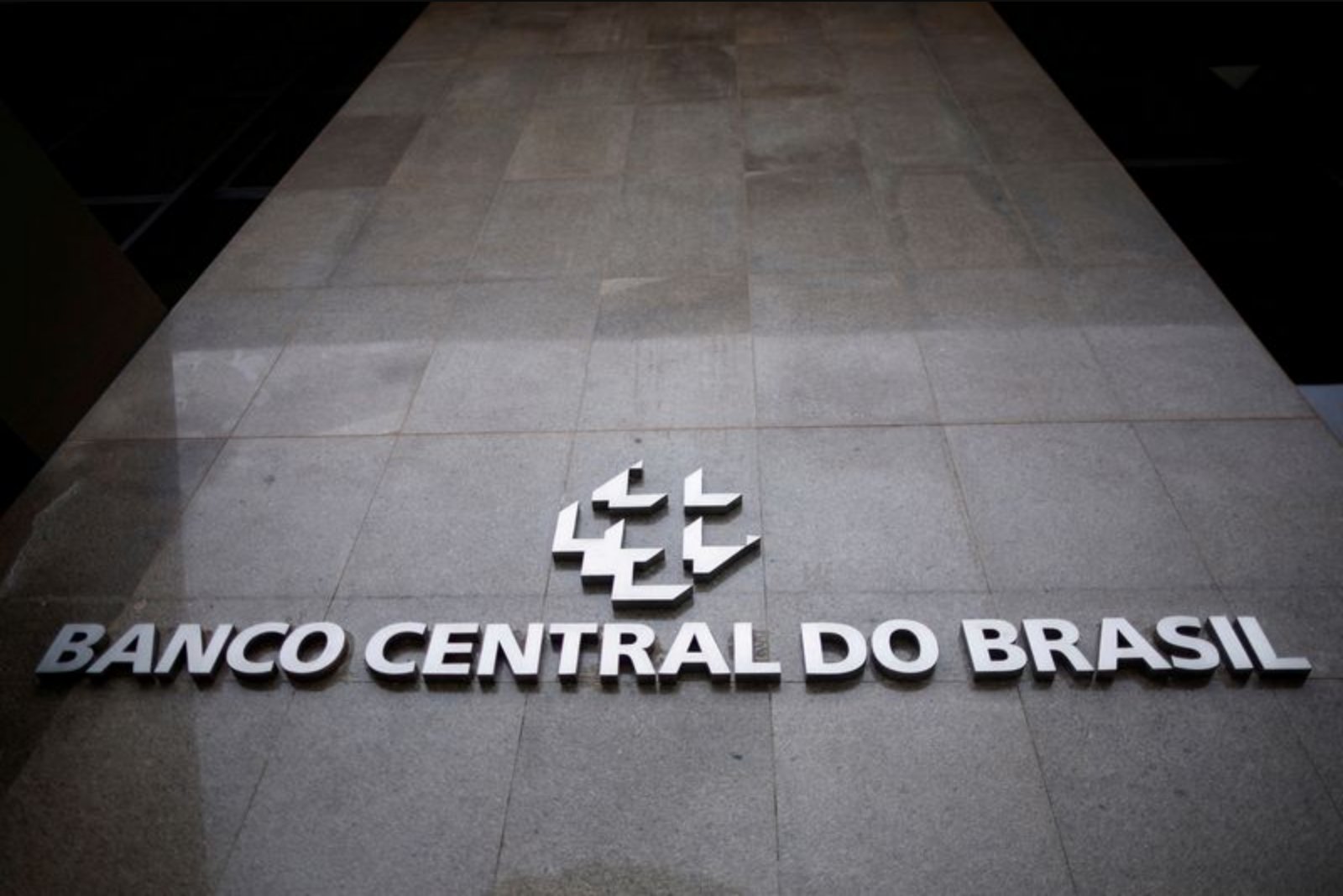 Brazil's Central Bank Signals It Will Contain Rising Inflation Expectations Through 2028