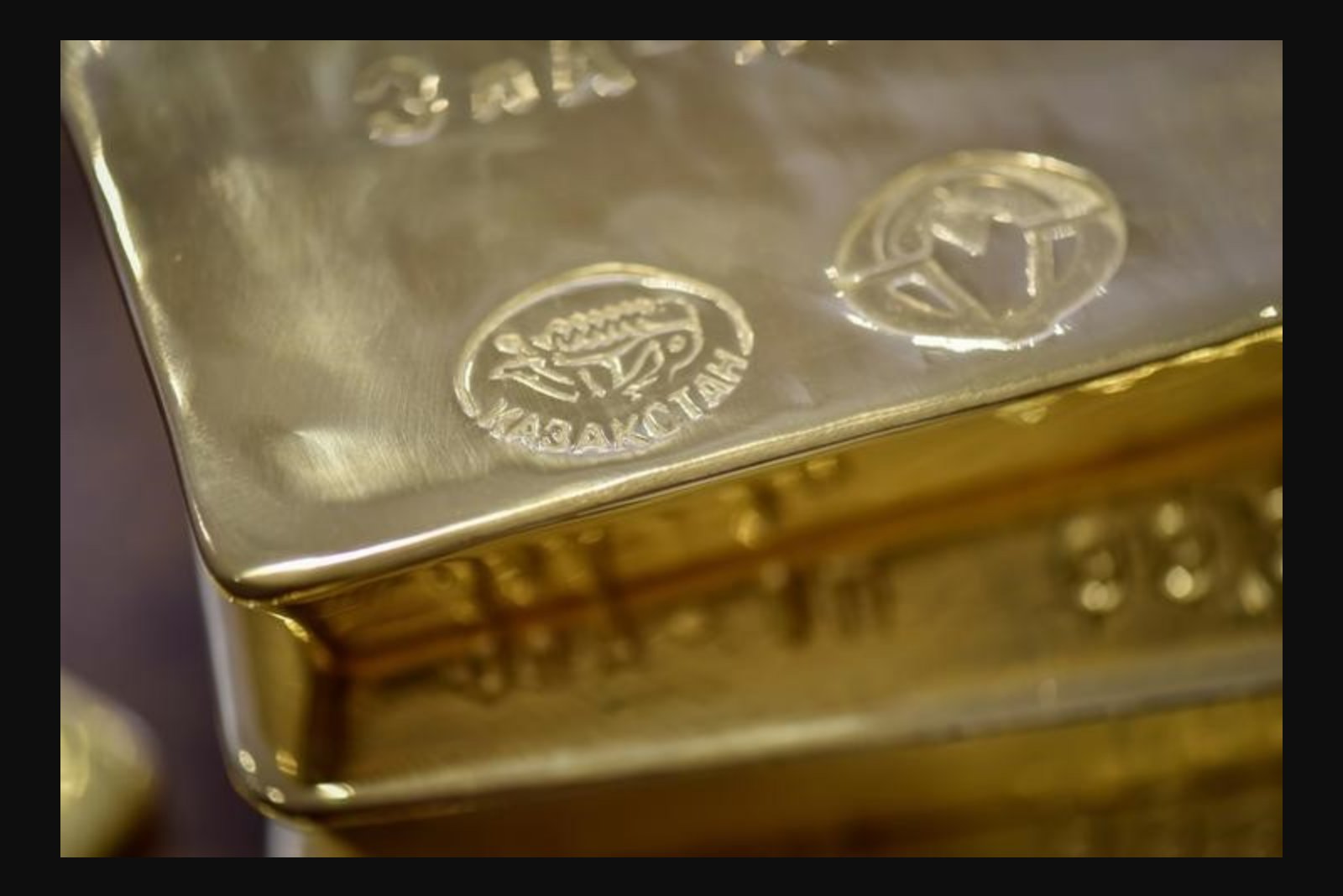 Gold Pulls Back After Fed Nomination Unwinds Safe-Haven Demand