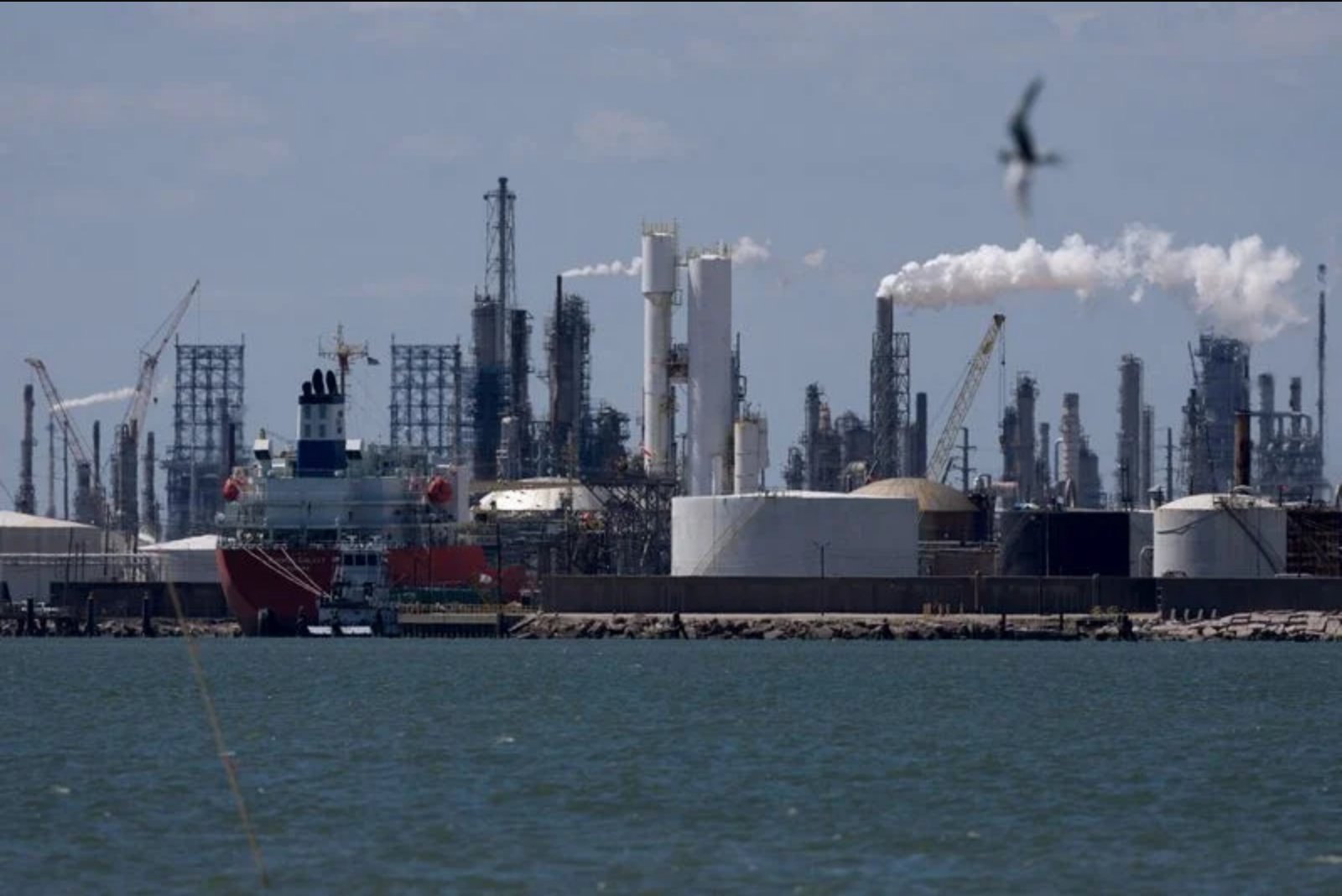 Oil prices retreat as OPEC+ raises targets and Gulf exports recover