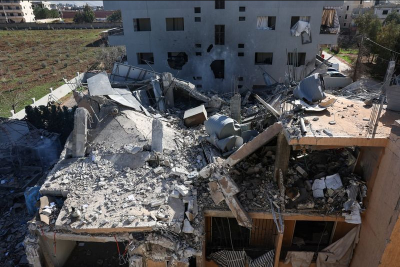 Israeli Strikes Extend to Lebanon’s Bekaa Valley Amid Fragile Ceasefire