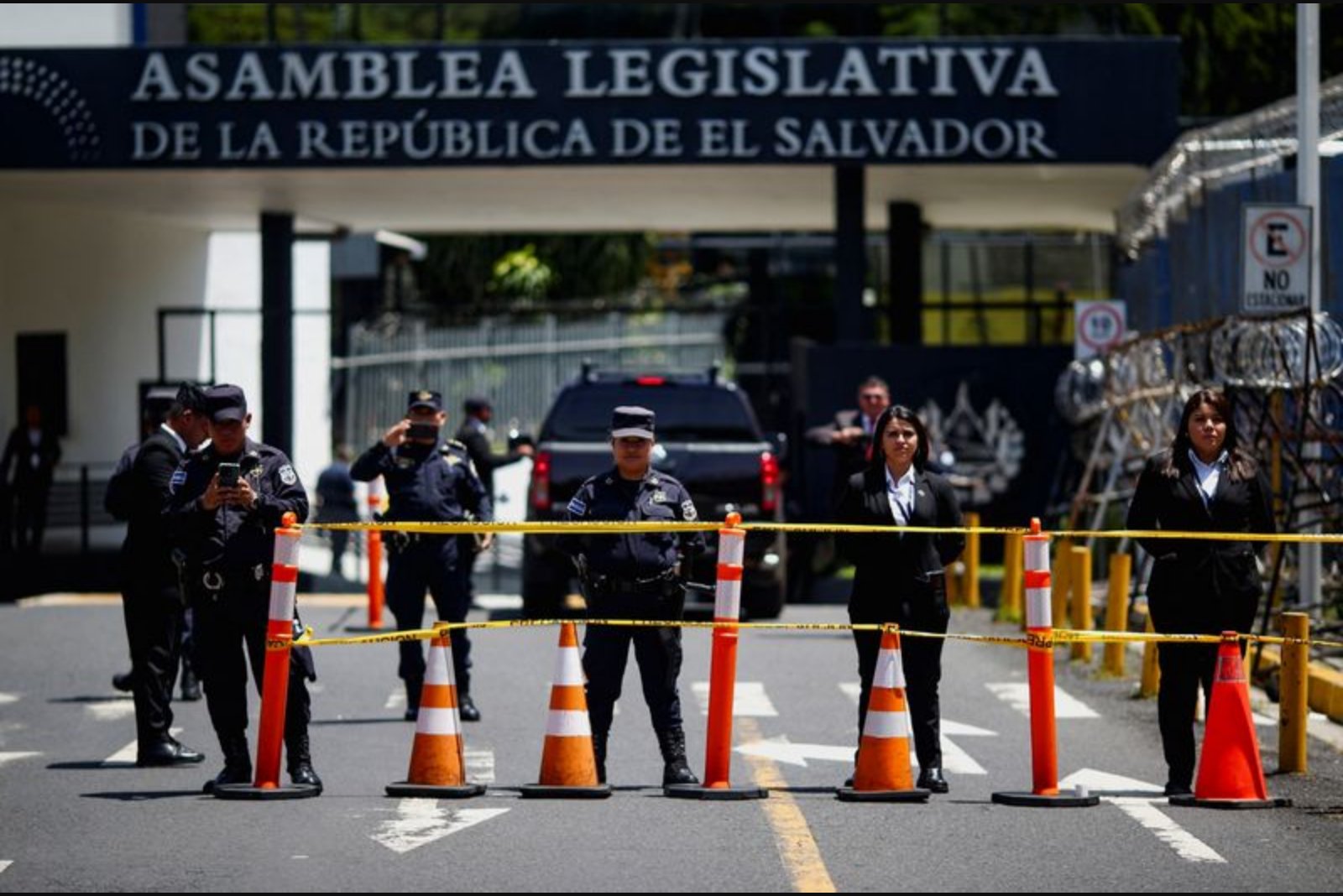 El Salvador Alters Constitution to Permit Life Terms for Grave Crimes