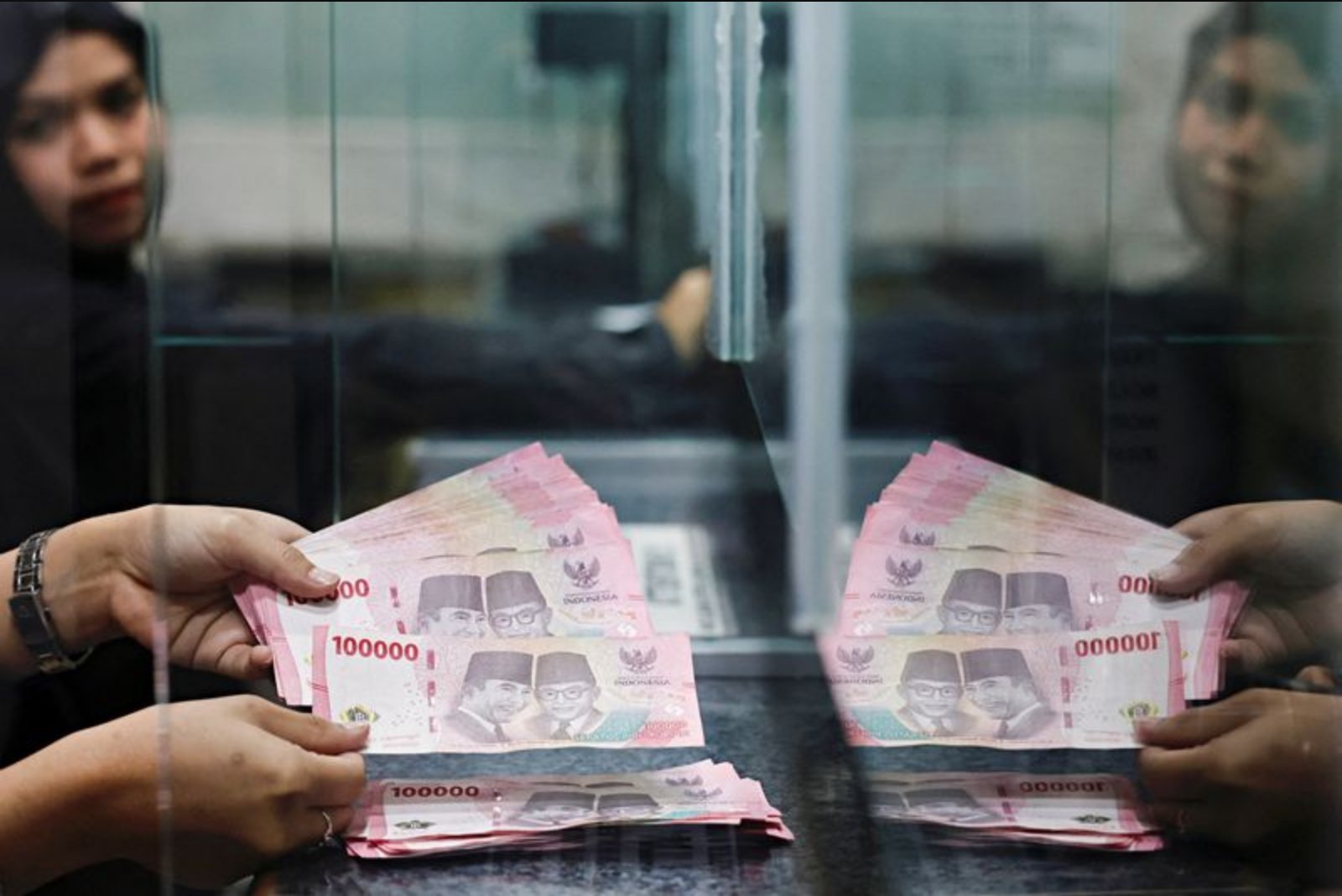 Bank Indonesia Keeps Rates Steady as Focus Turns to 'Undervalued' Rupiah