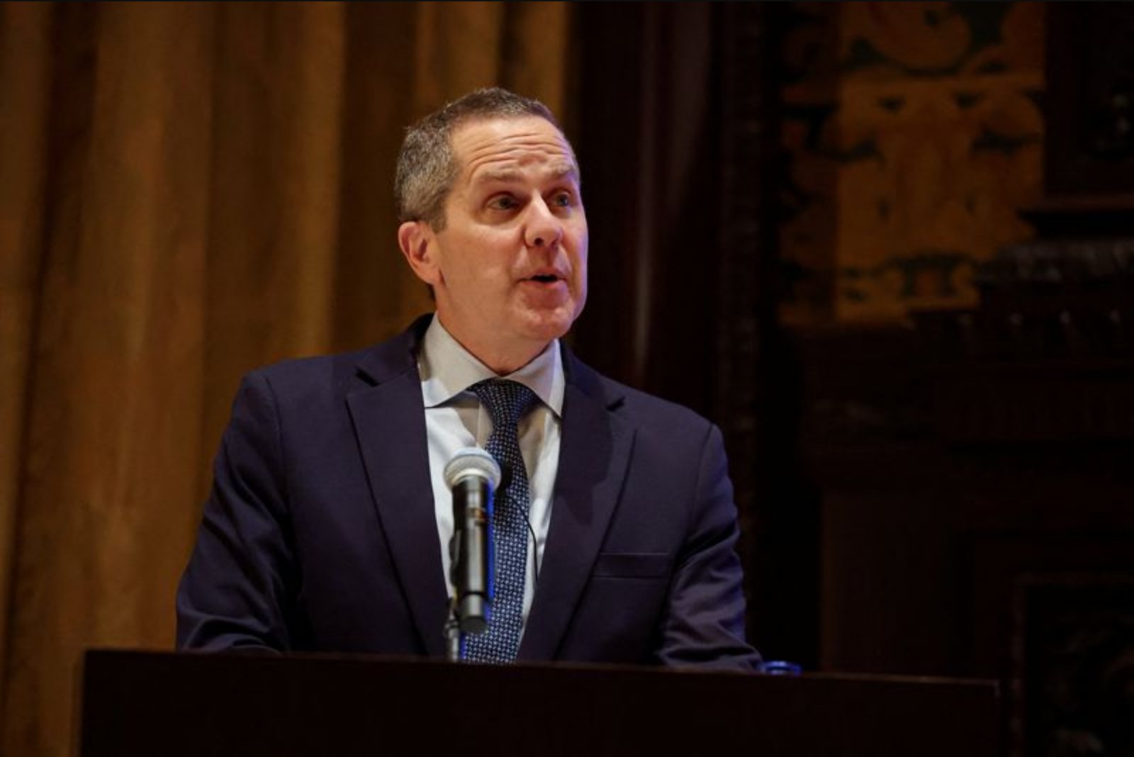 Barr Urges Caution as Oil-Driven Price Shock Could Reignite Inflation Expectations