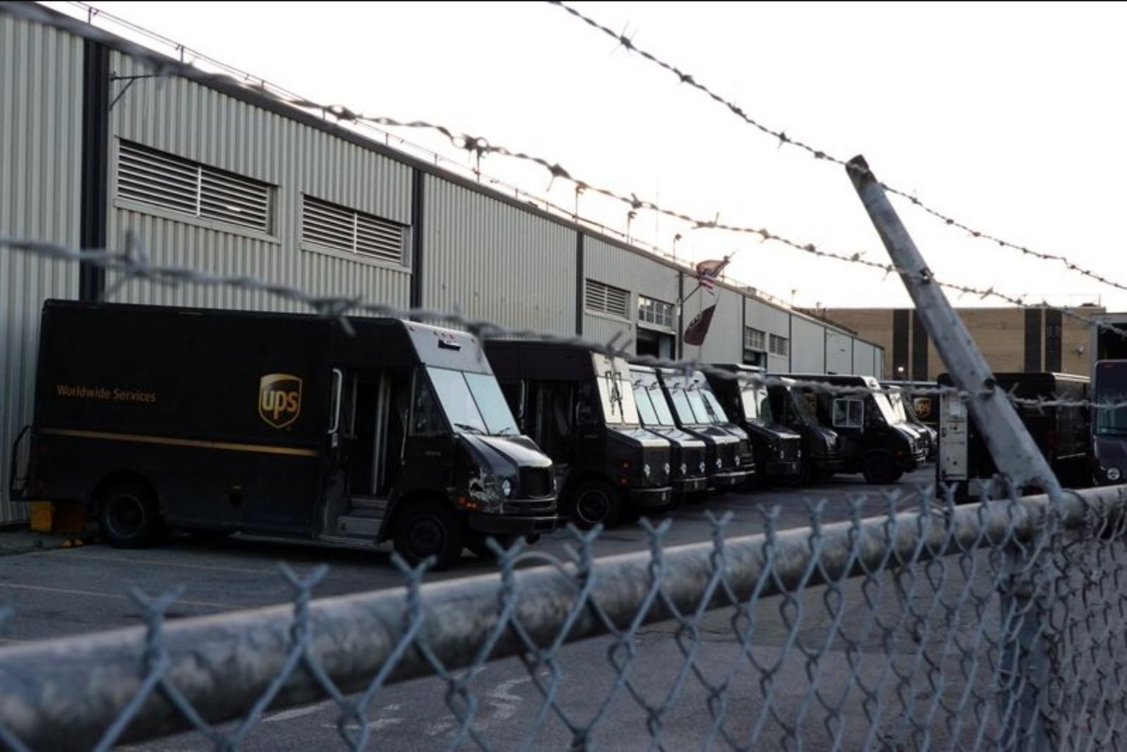 Teamsters Ask Court to Halt UPS $150,000 Driver Buyouts, Citing Contract Violations