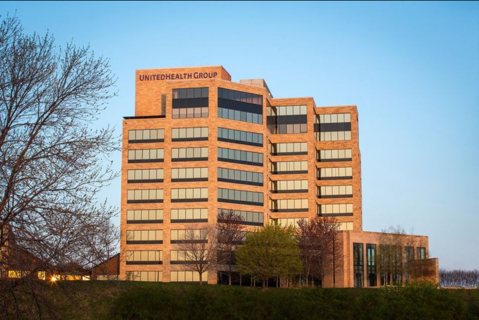 UnitedHealth Raises 2026 Profit Outlook After Q1 Beat as Costs Ease and Government Payments Improve