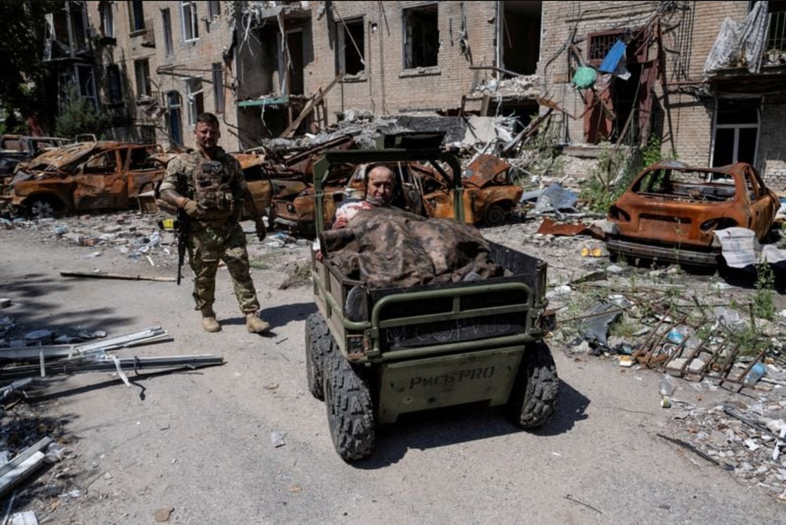 Putin Resists Negotiations as Kremlin Sources Warn of Likely Escalation