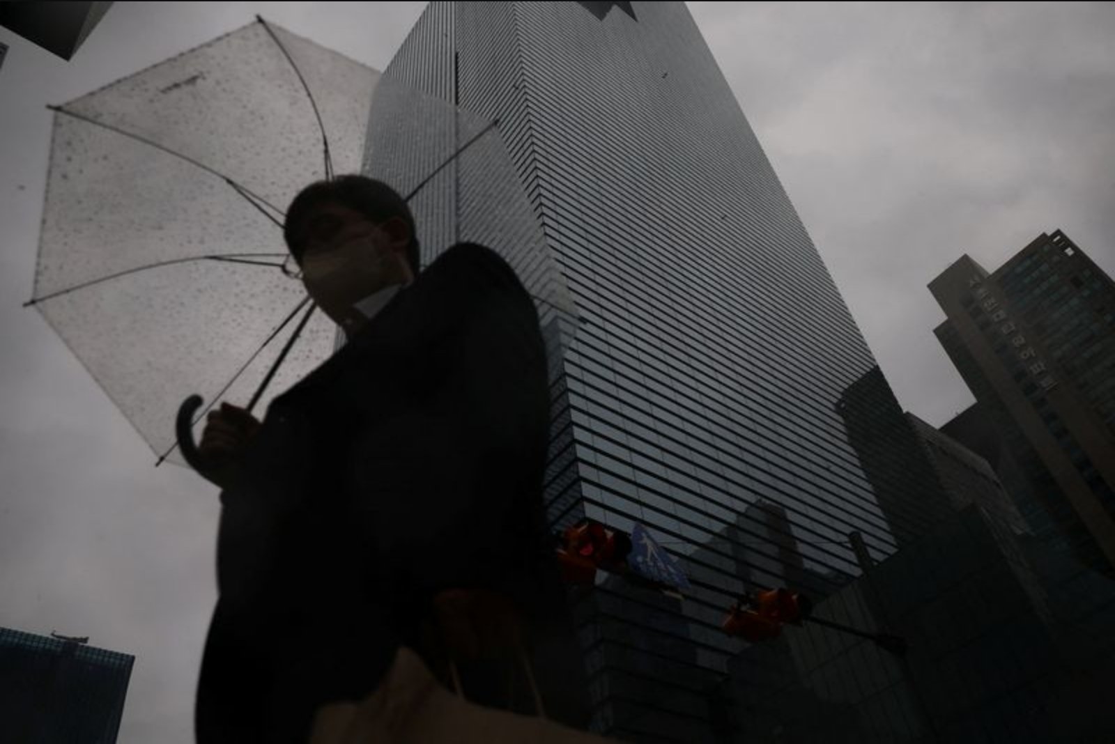 Seoul Considers Emergency Arbitration as Samsung Workers Prepare 18-Day Walkout