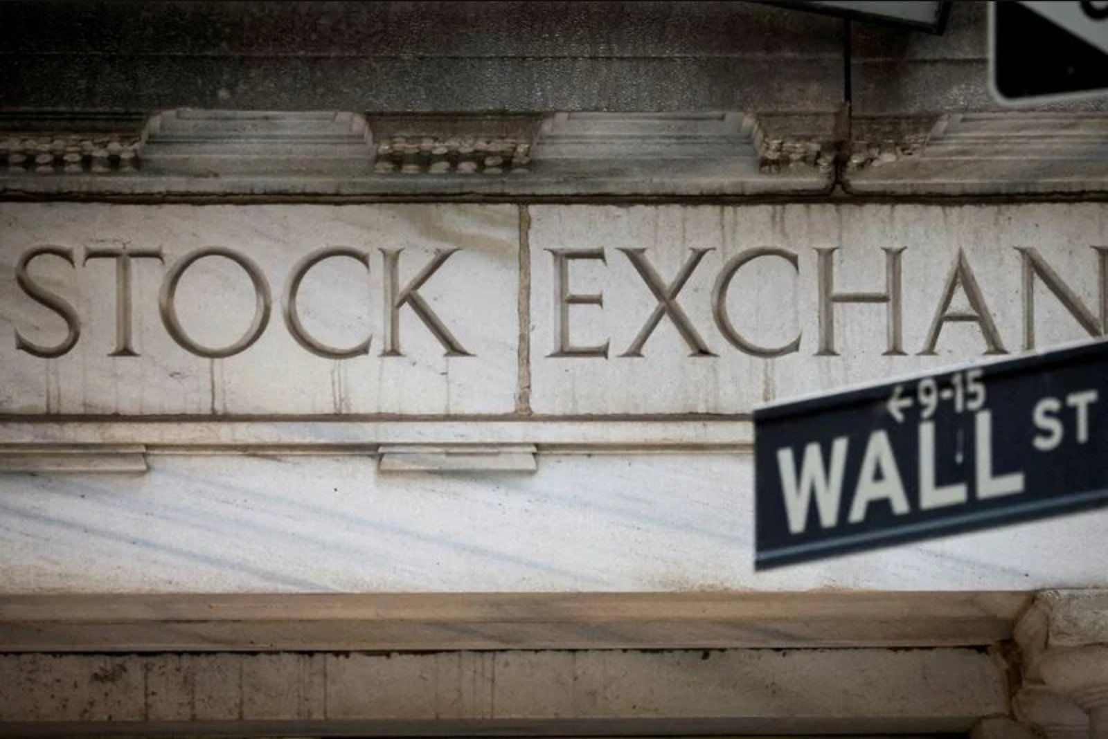 Asset Managers Seek SEC Approval for ETFs Tied to Social Media’s New 'MANGOS' AI Group
