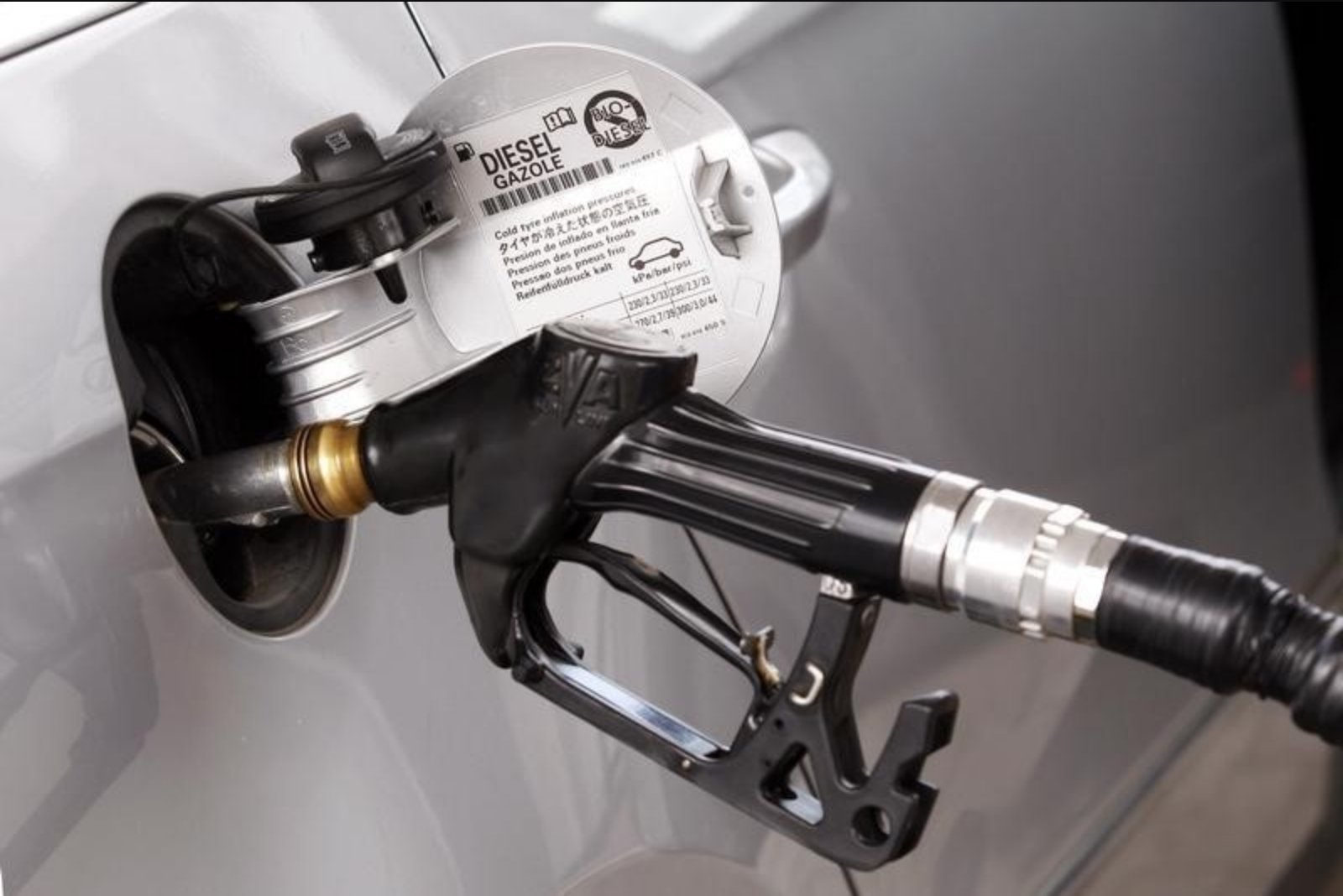 U.S. to Temporarily Relax Summer Gasoline Rules to Help Lower Pump Prices