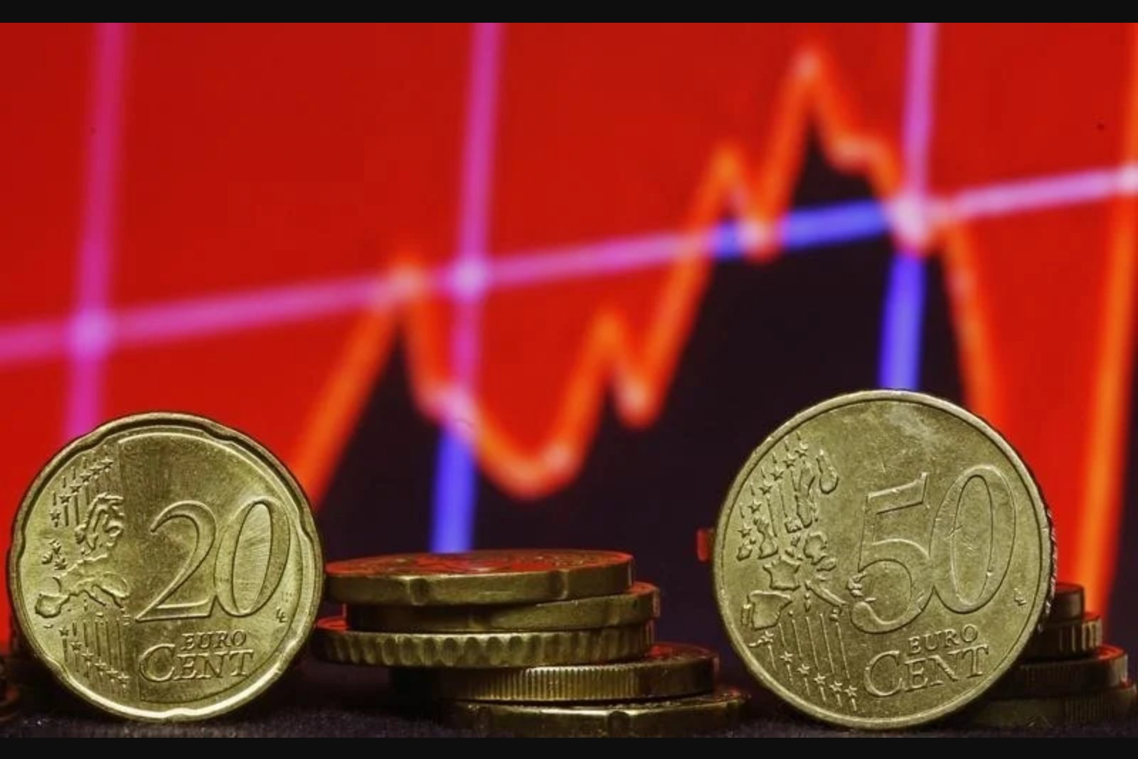 Euro-Area Yields Climb as Investor Sentiment Rebounds and German Supply Concerns Rise