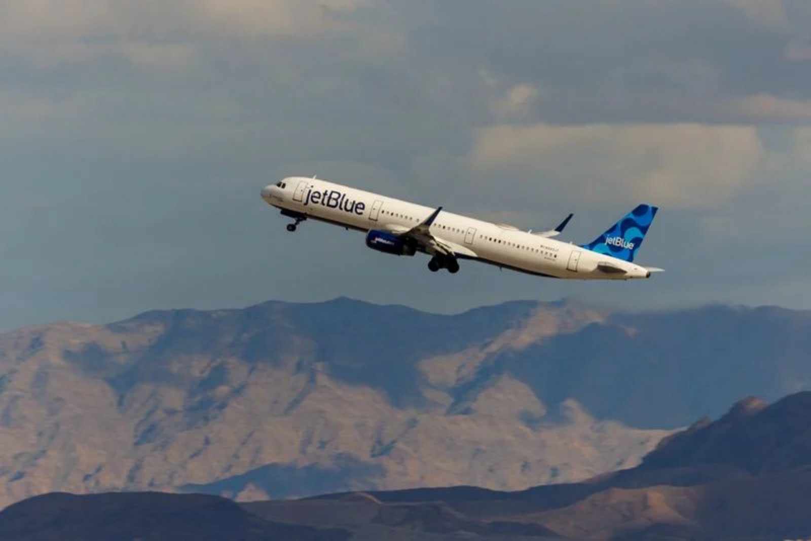 JetBlue Aircraft Reportedly Struck by Drone While on Final Approach to JFK, FAA Investigating