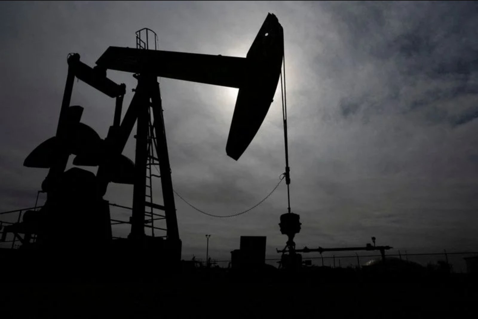 Oil Retreats After Trump Calls Off Planned Strikes on Iran