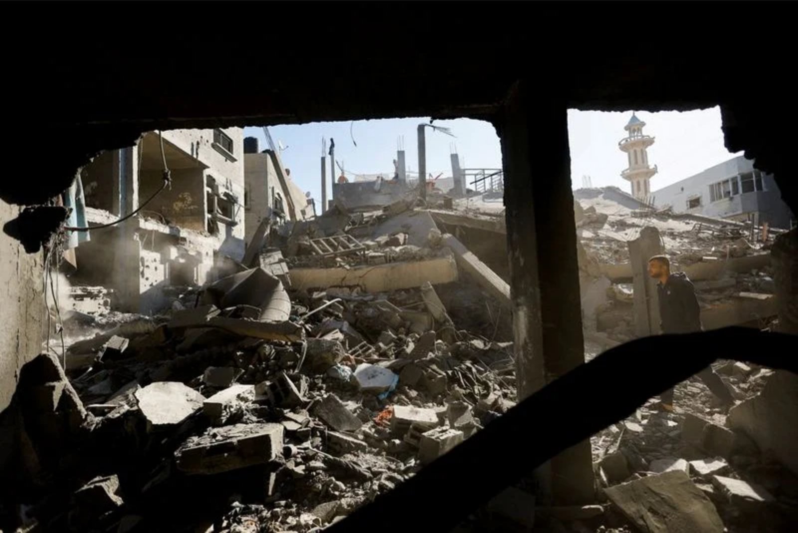Strike in Gaza Kills Seven as Mediators Resume Truce Talks in Cairo