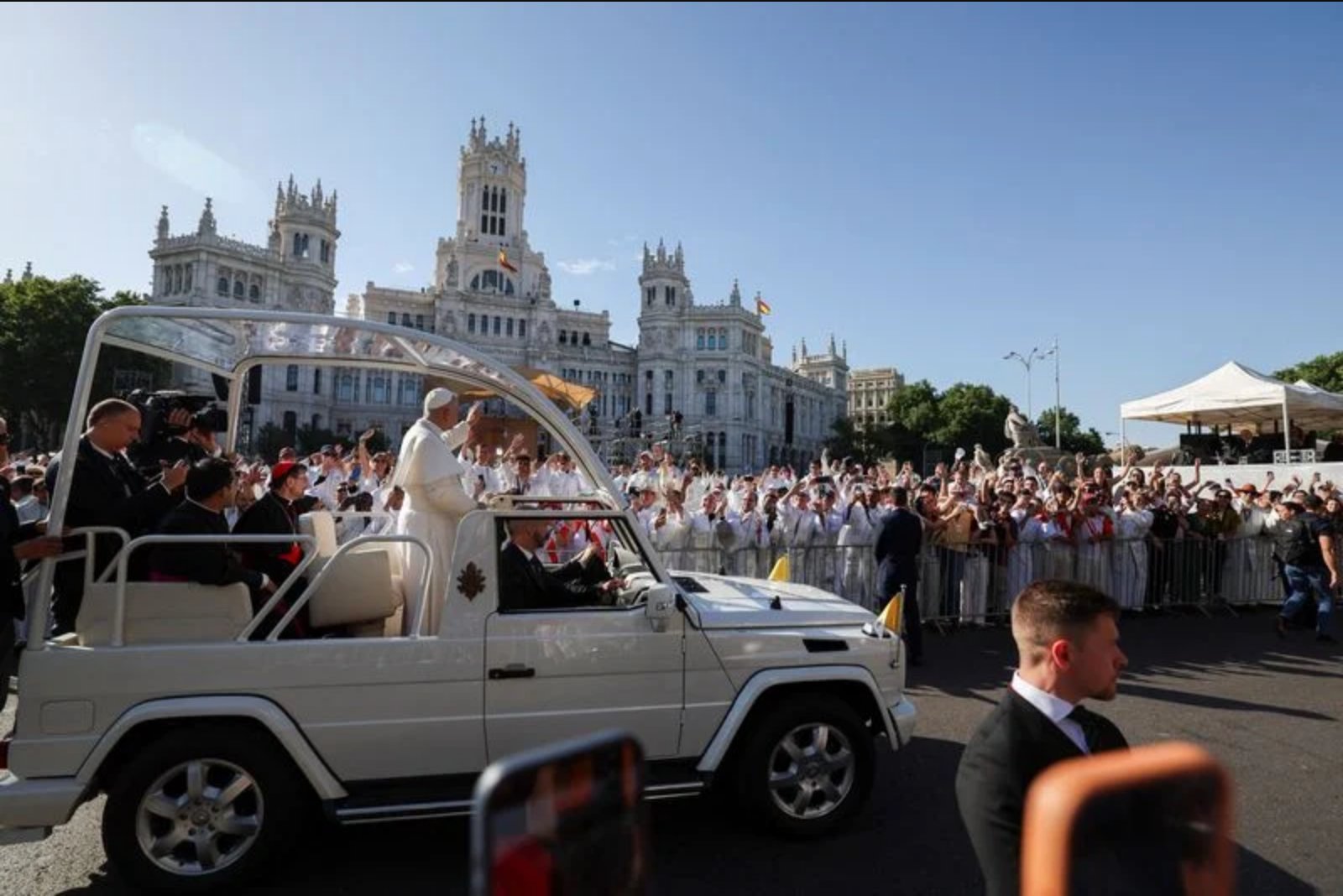 Madrid Streets Filled as Pope Leo Leads Large Open-Air Mass