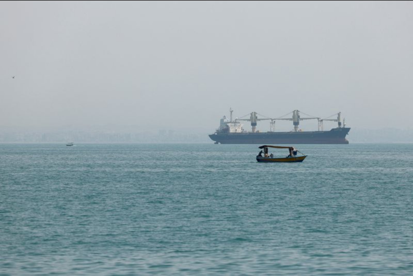 European Commission Warns Jet Fuel Market May Tighten if Strait of Hormuz Situation Persists