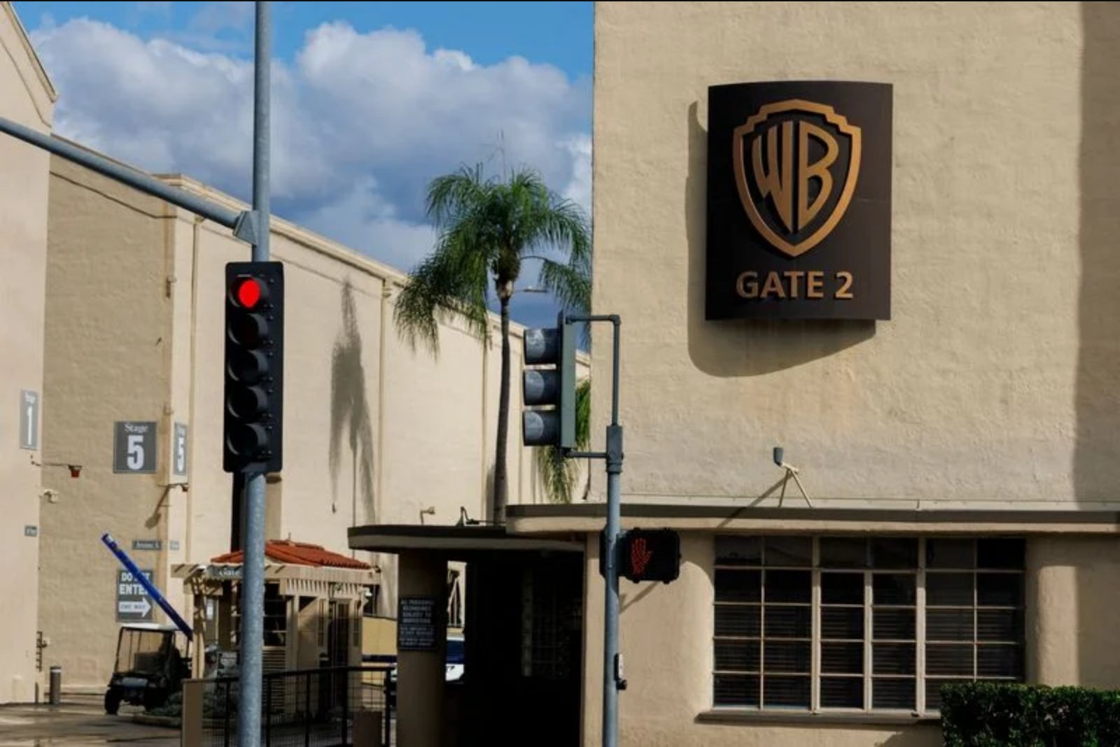 ISS Urges Warner Bros. Discovery Shareholders to Reject Merger-Linked Executive Pay