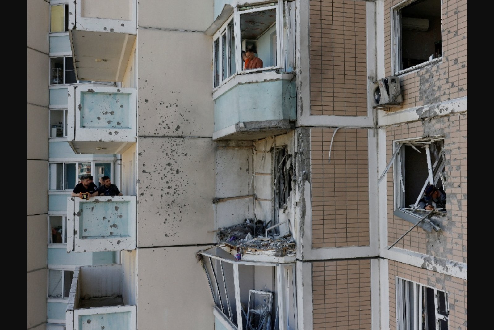 Largest Drone Strike on Moscow in Over a Year Kills Four; Russia Reports Massive Air Defences Operation