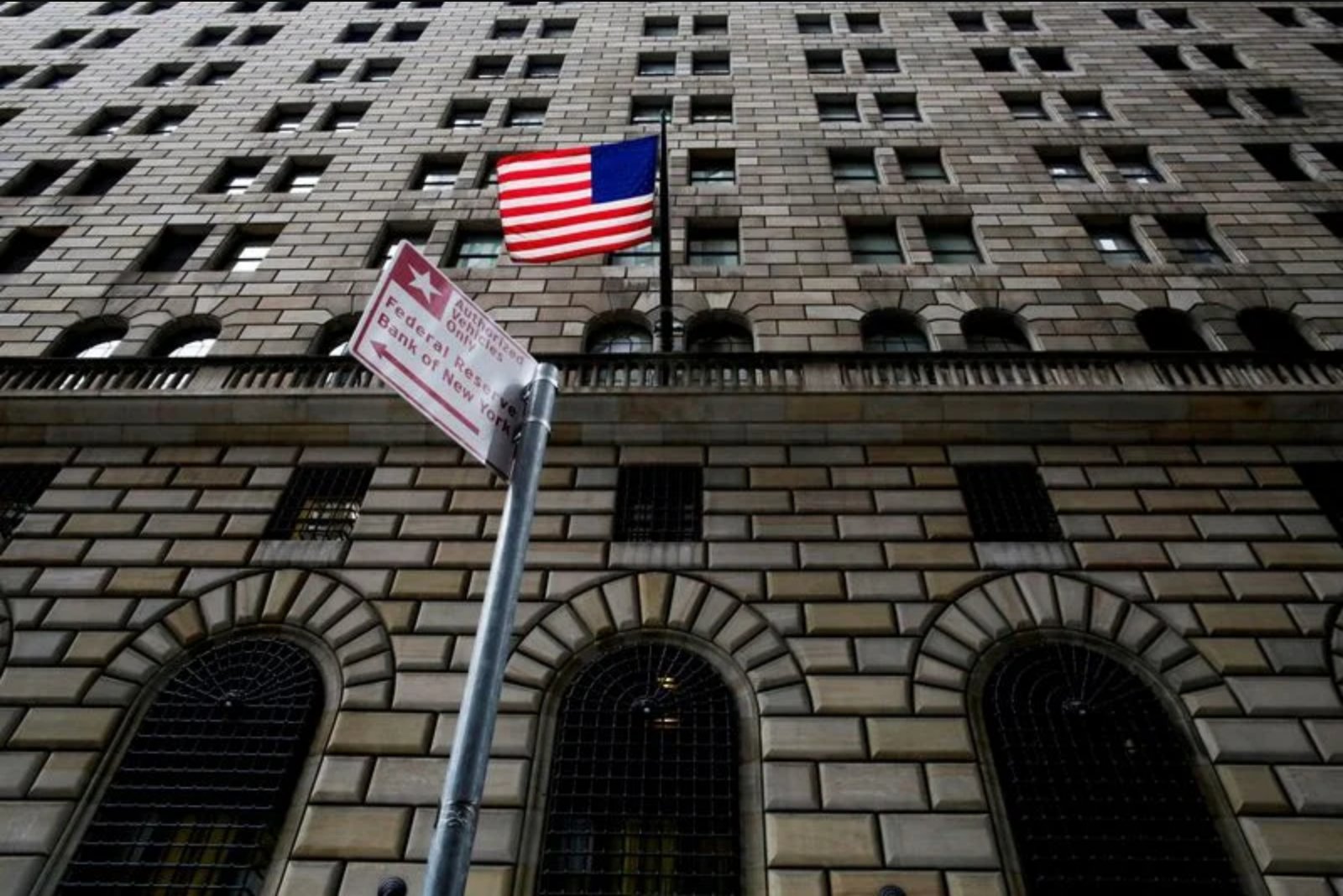 New York Fed: Global Supply-Chain Strains Persist in May Amid Middle East Conflict