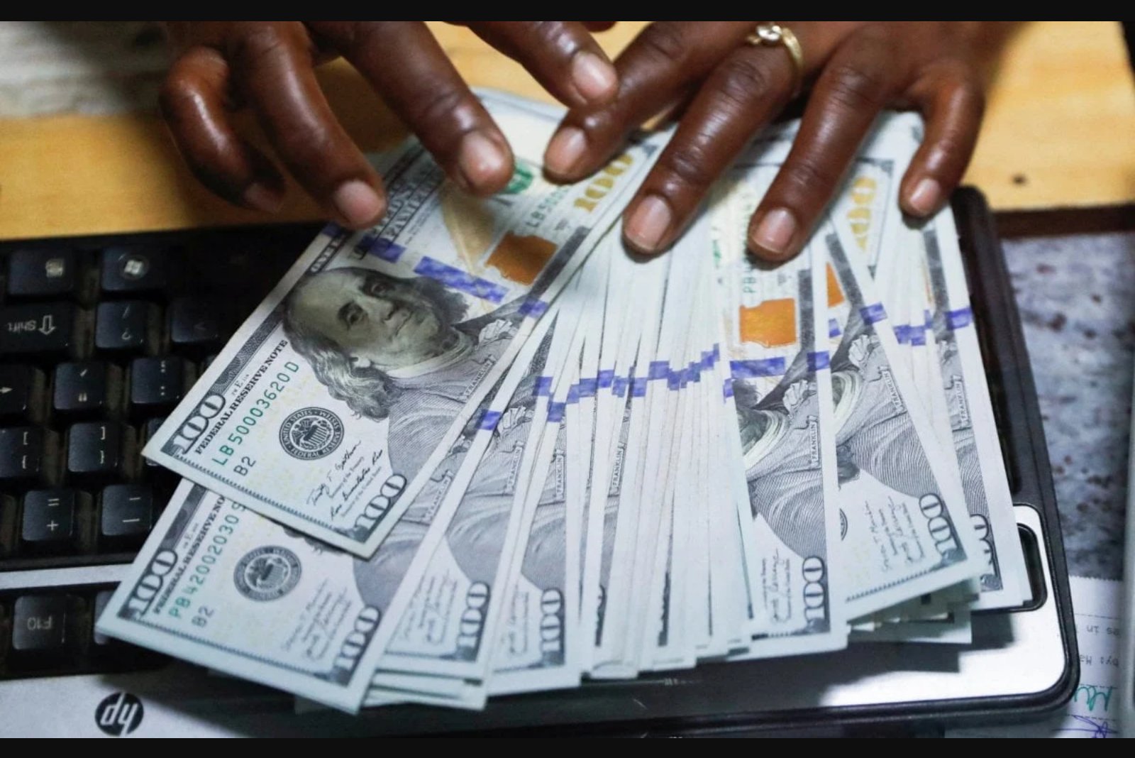 Dollar Strength Pressures Asian Currencies as Yen Hovers Near Four-Decade Low