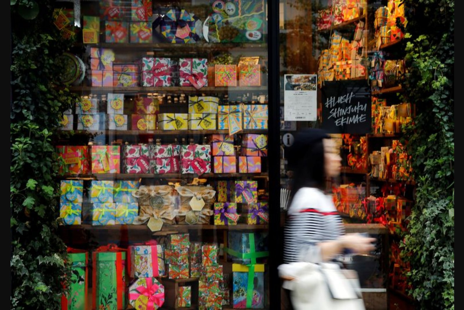 Wholesale inflation eases in January as import costs climb amid weak yen