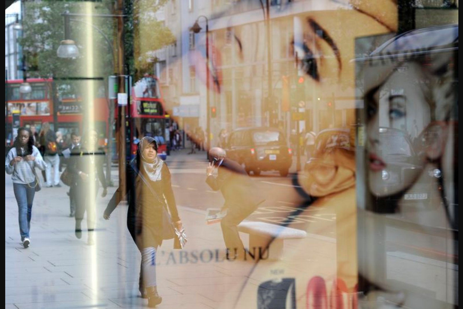 UK Household Confidence Falls to Lowest Level Since Mid-2023 as Middle East Tensions Bite