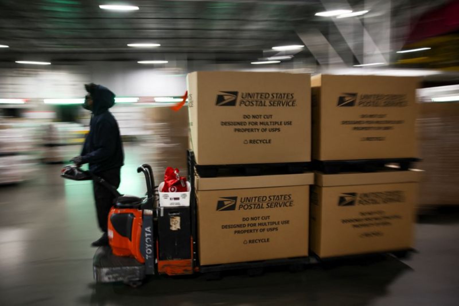 Postal Service Engages Restructuring Advisers as Cash Shortfall Looms