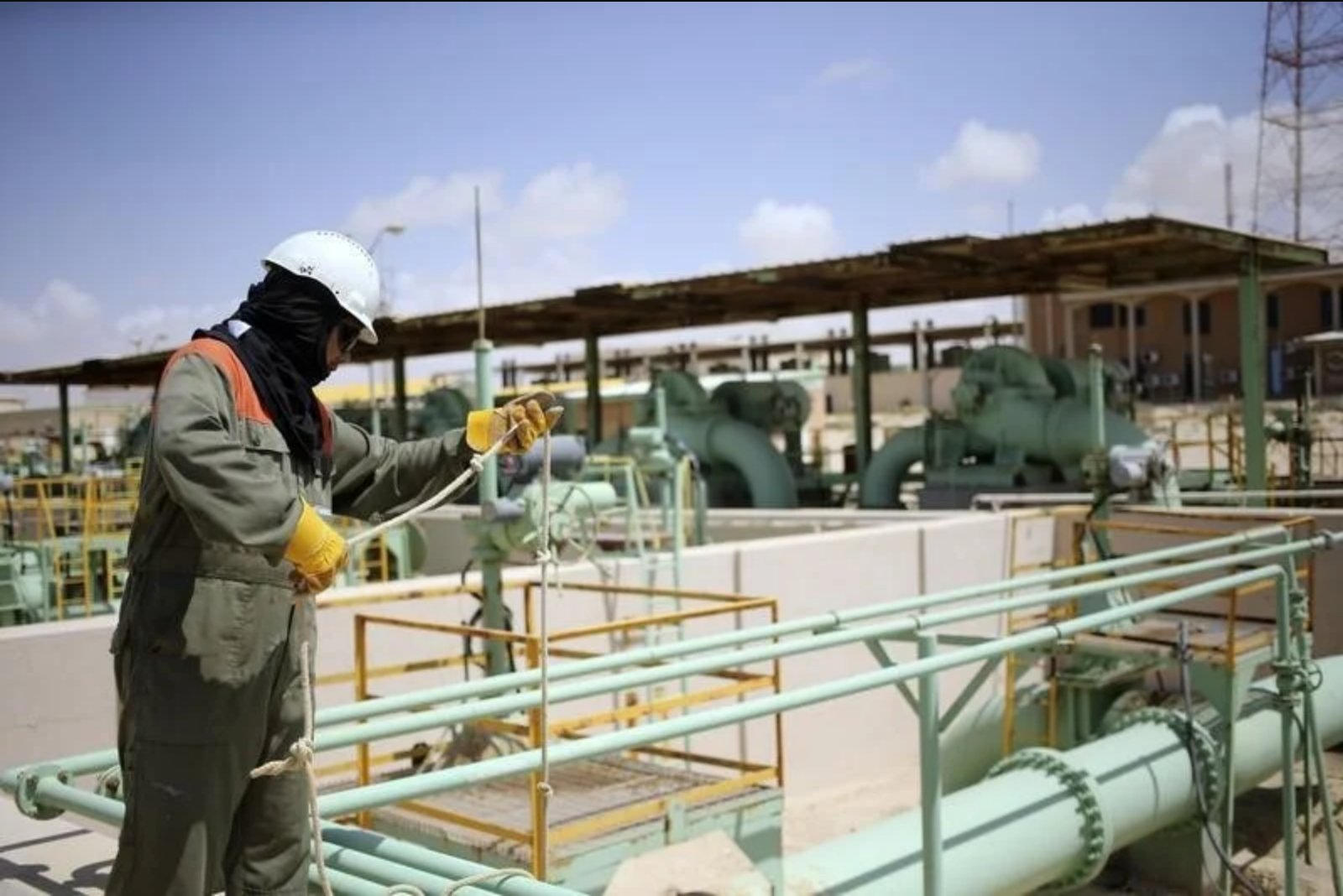 OPEC+ Output Increase Weighs on Oil Prices as Hormuz Shipments Recover