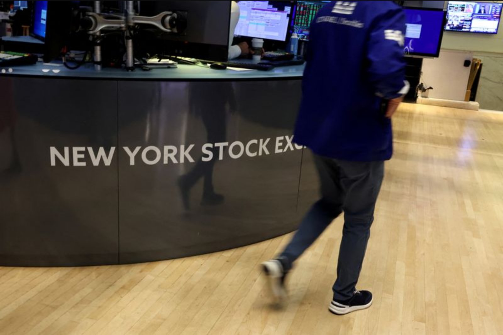 U.S. Futures Edge Up as Traders Await Nvidia Results, AI Uncertainty Eases