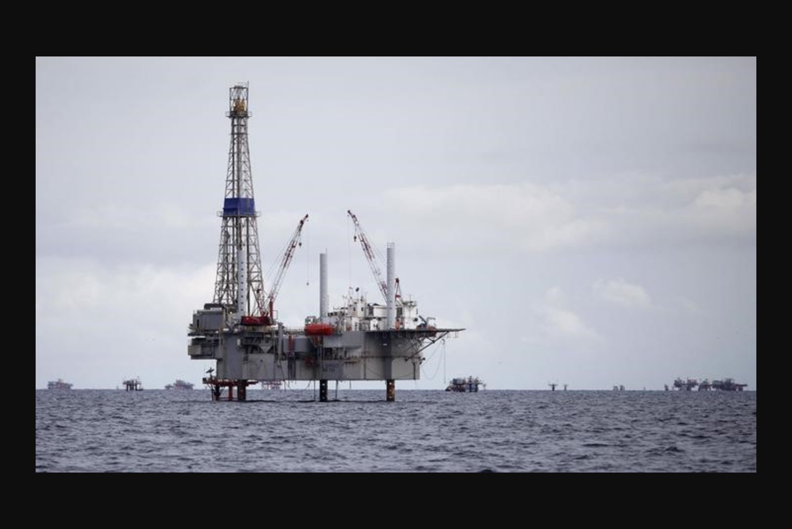 Oil Markets Jittery as Trump Sets 48-Hour Ultimatum for Strait of Hormuz Reopening