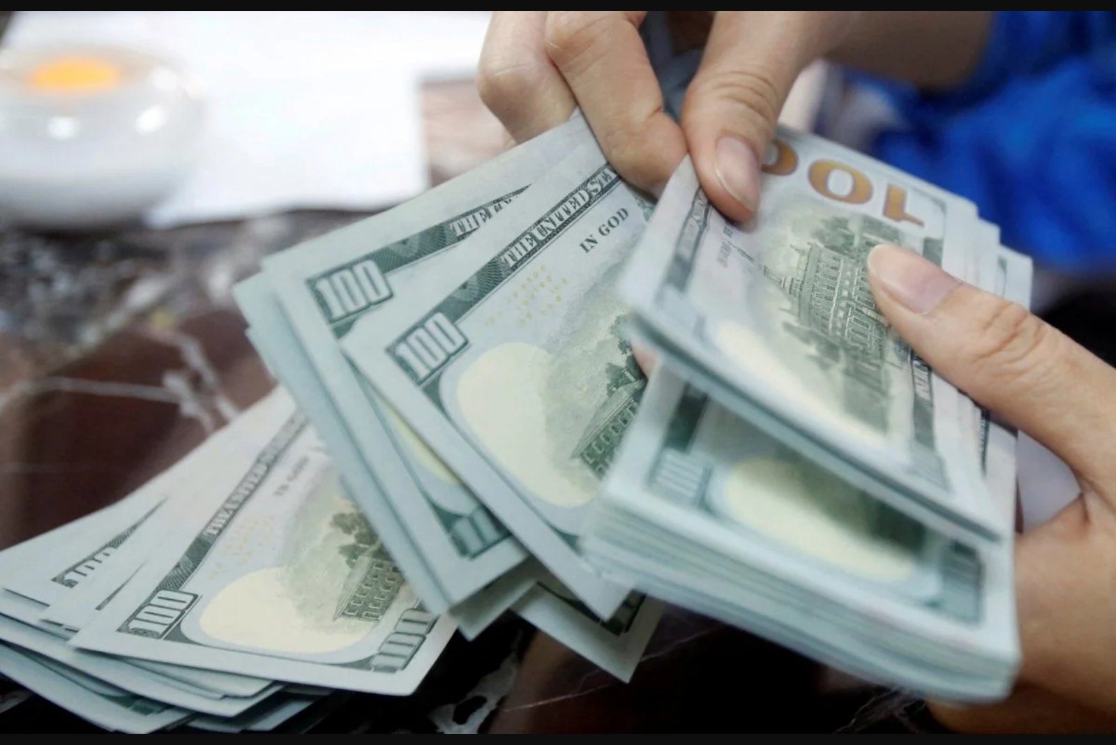 Dollar Near Two-Month High as Data Shifts Rate Expectations; Yen and Aussie Diverge