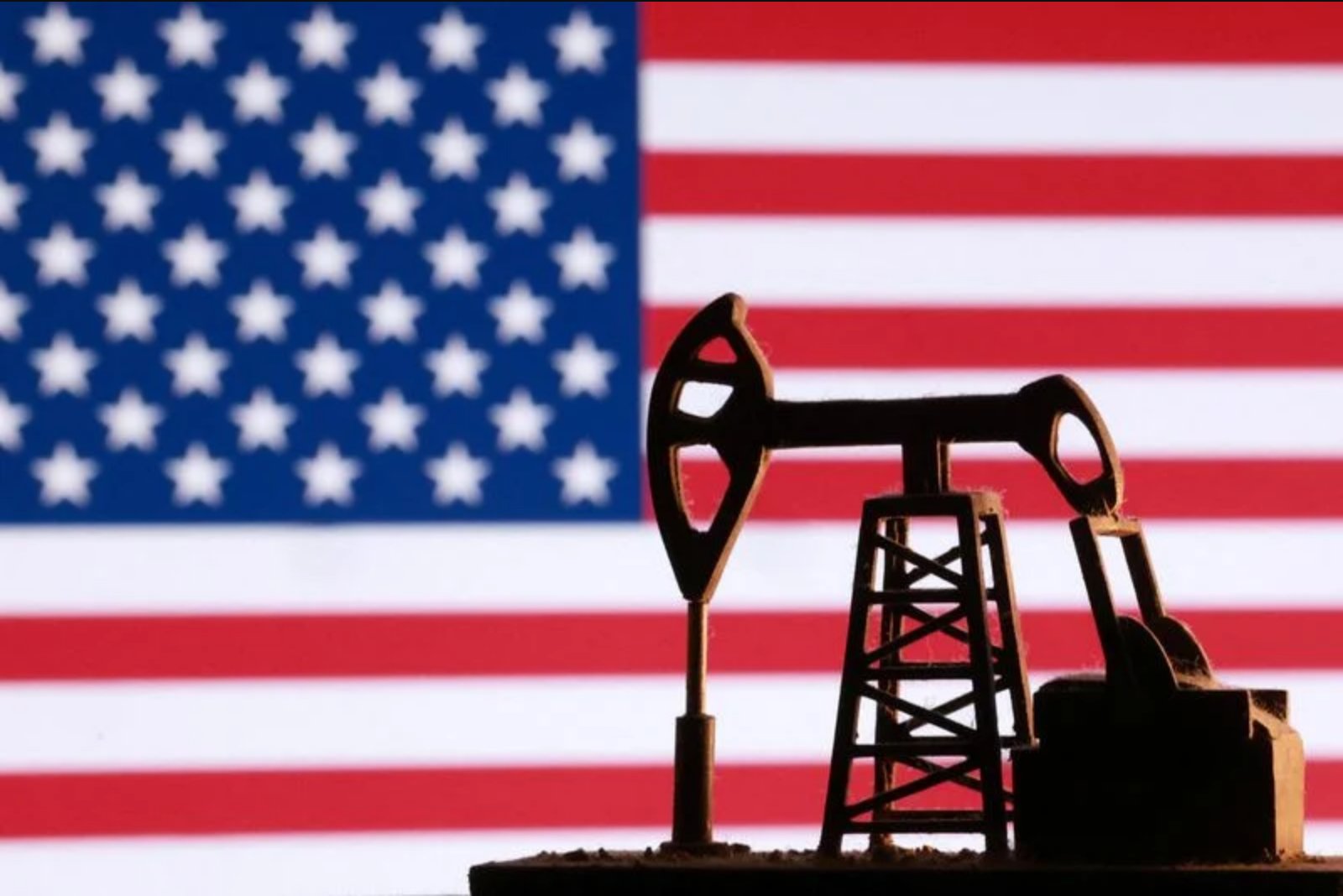 U.S. Oil Majors Poised for Large Profit Gains as Political Pressure Mounts Over Pump Prices