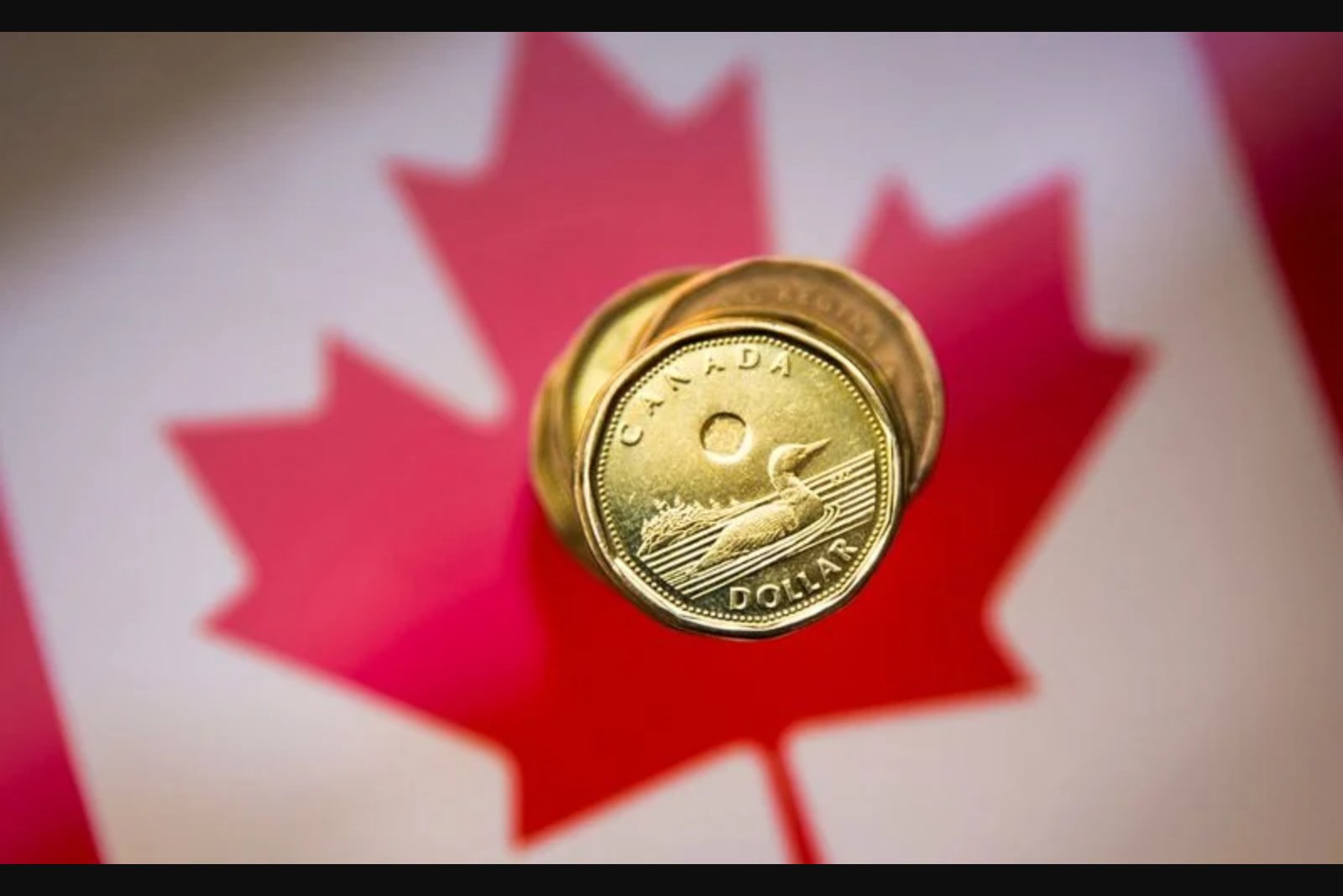 Analysts Trim Canadian Dollar Outlook as USMCA Uncertainty Dampens Rate Hike Prospects