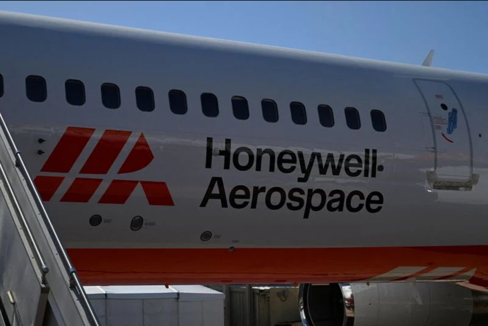 Honeywell Aerospace Pops in Nasdaq Debut as Spin-Off Plan Advances