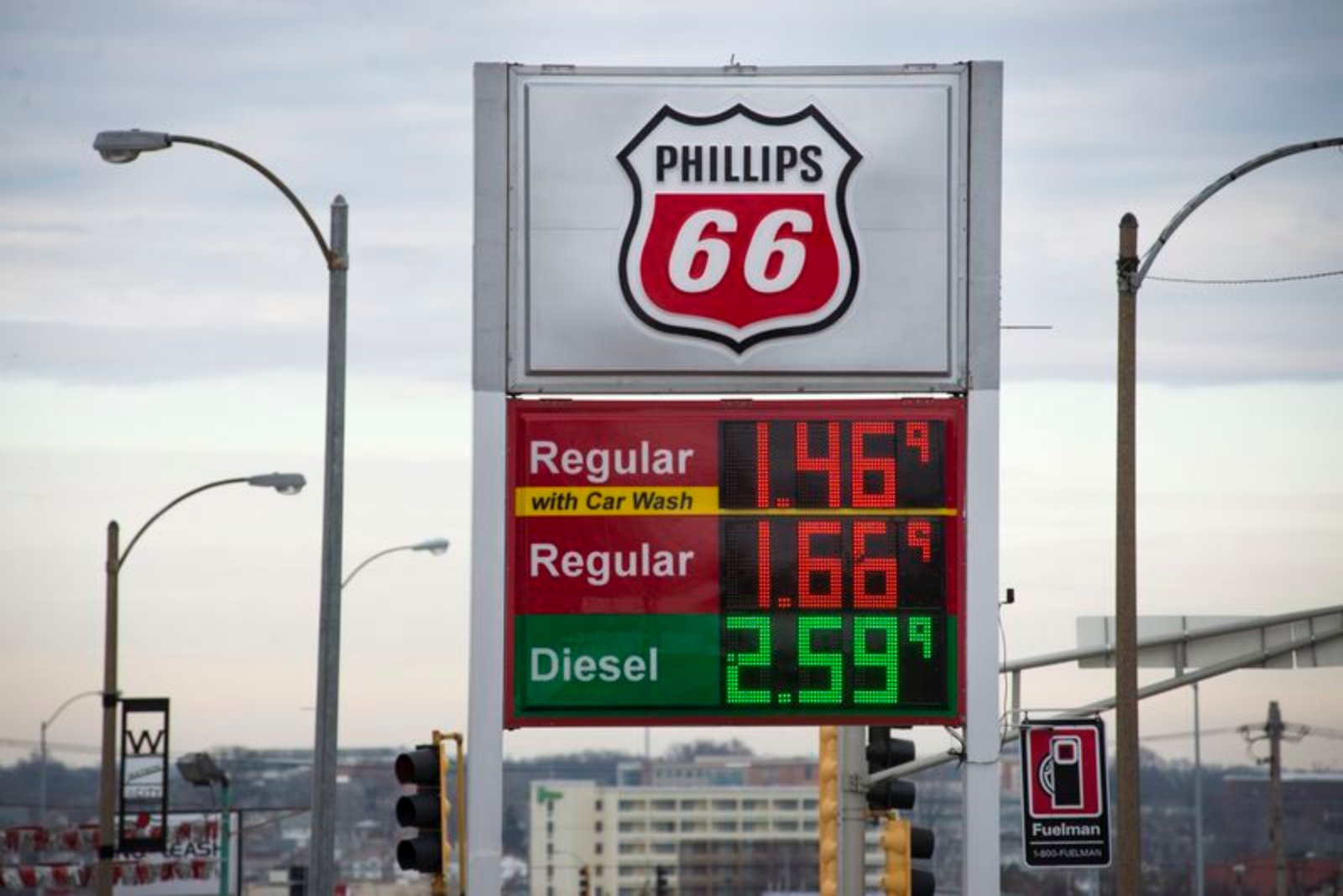 Phillips 66 Delivers Unexpected Q1 Profit as Refining Margins Surge