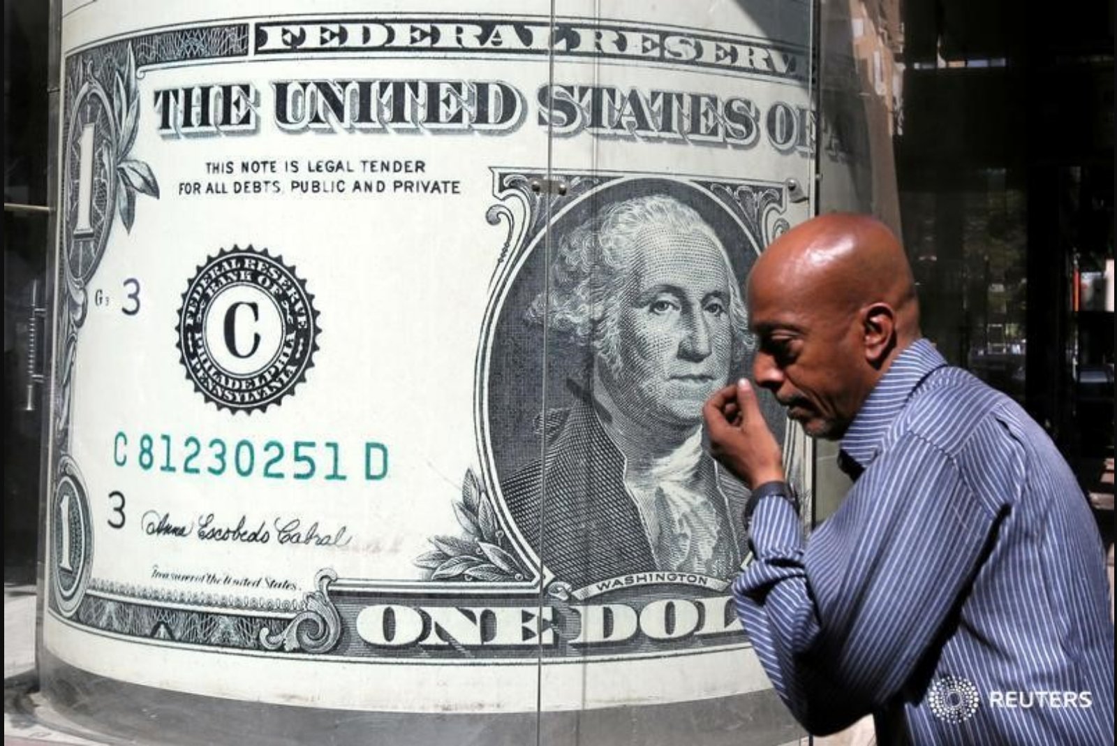 Singapore dollar holds up as Asian currencies slide amid Iran-related tensions