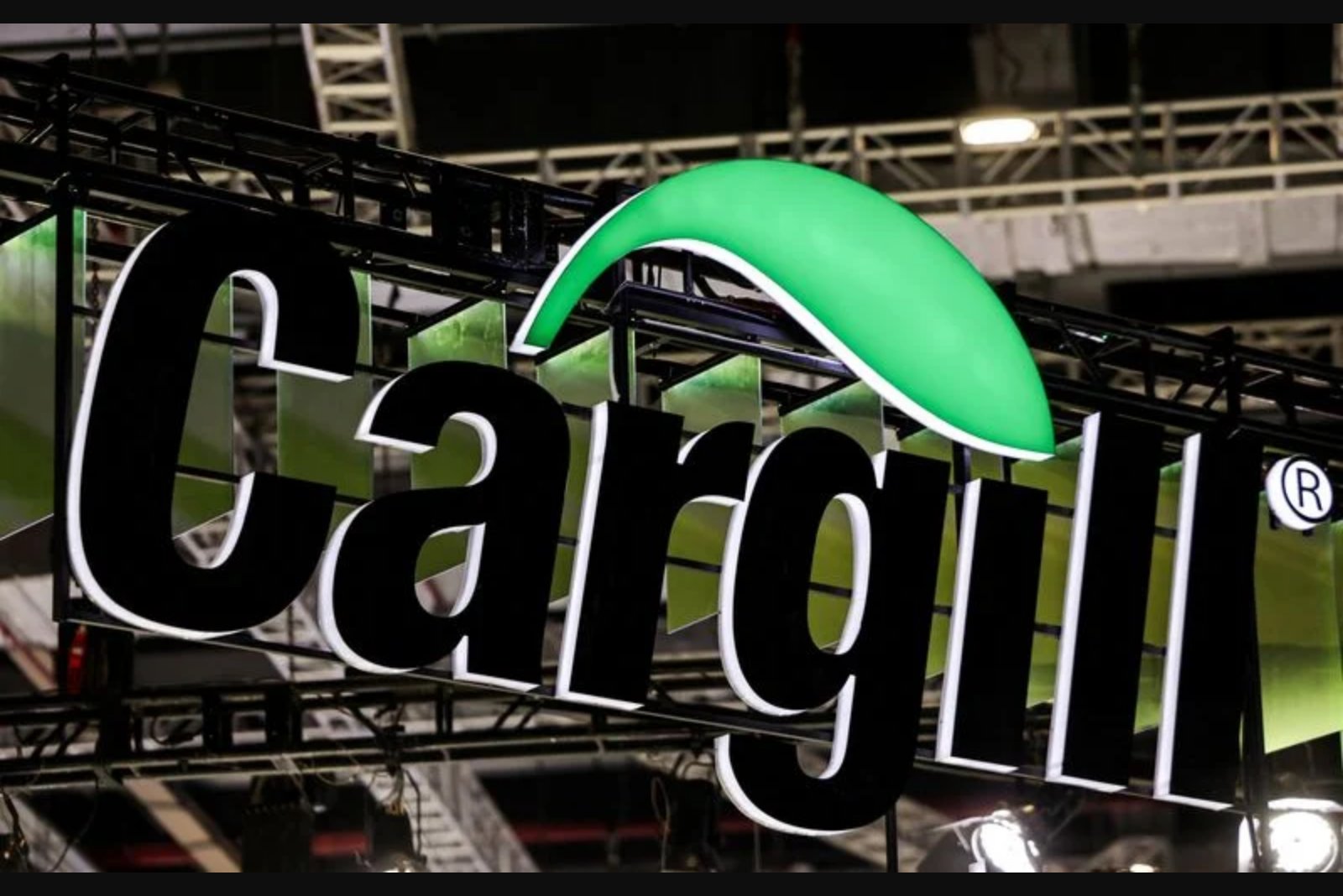 Cargill in Talks to Sell Metals Business to Macquarie, Sources Say