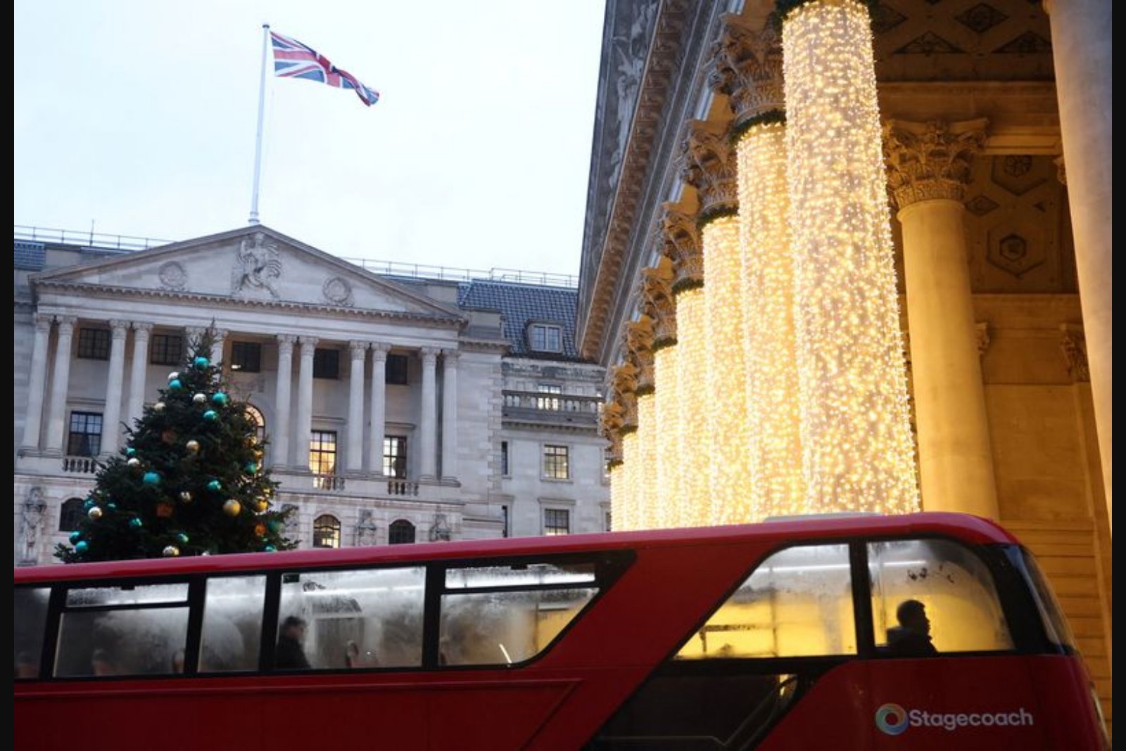 Economists Say BoE Will Stand Pat at 3.75% as Markets Price in More Hikes